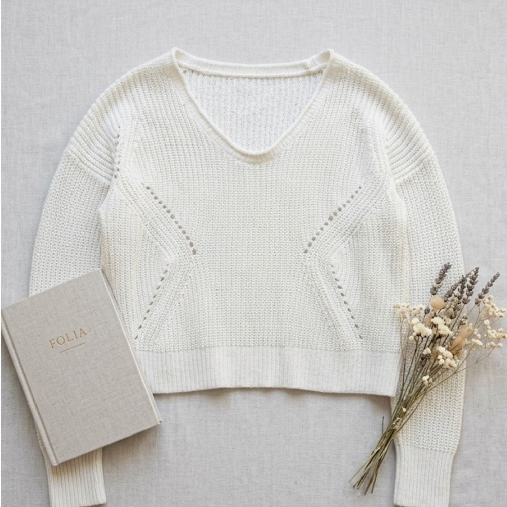 Abercrombie & Fitch Ivory V-Neck Knit Sweater